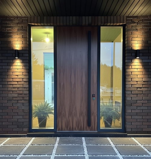 Входная группа в коттедже Входная группа в коттедже