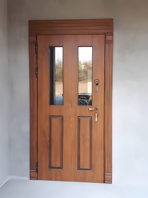 Дверь с двумя стёклами Дверь с двумя стёклами